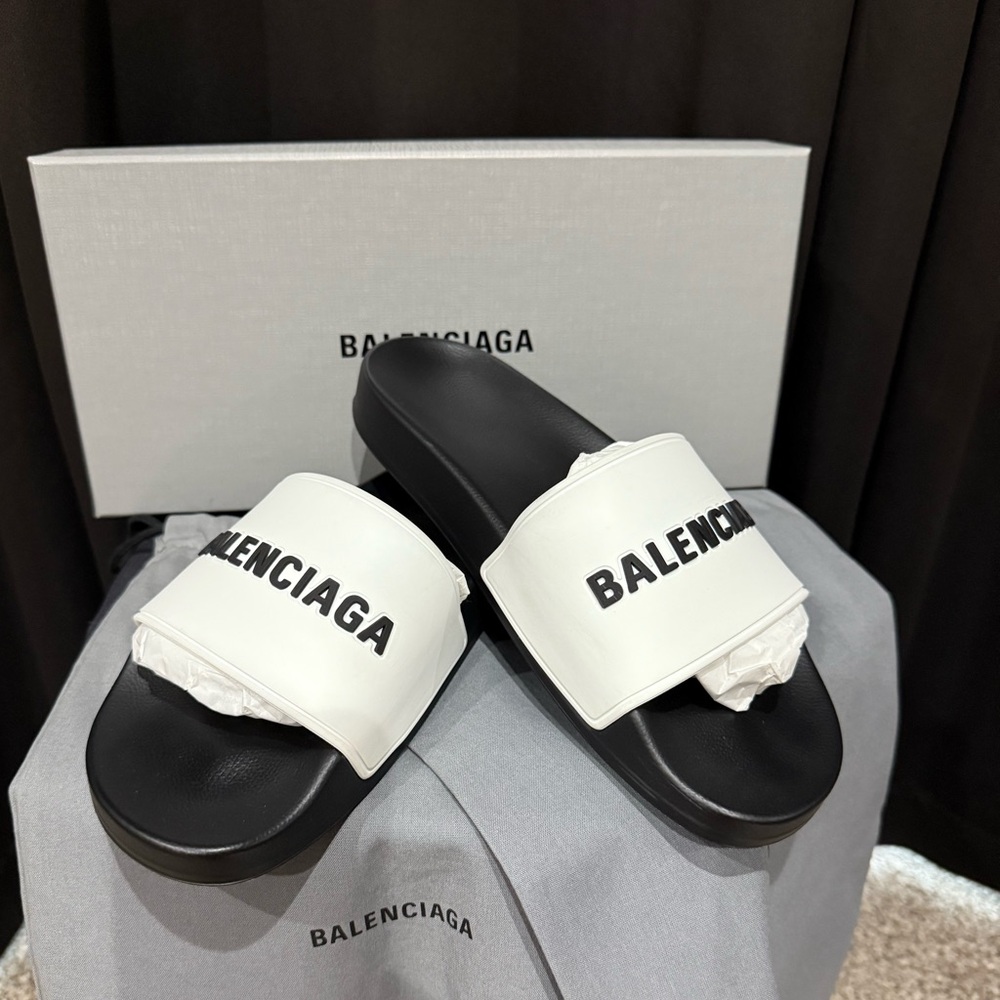 Authentic Balenciaga Women’s Pool Slide White/Black